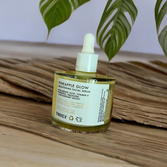 Truly Pineapple Glow- Bright Facial Serum - Picture 2 of 2